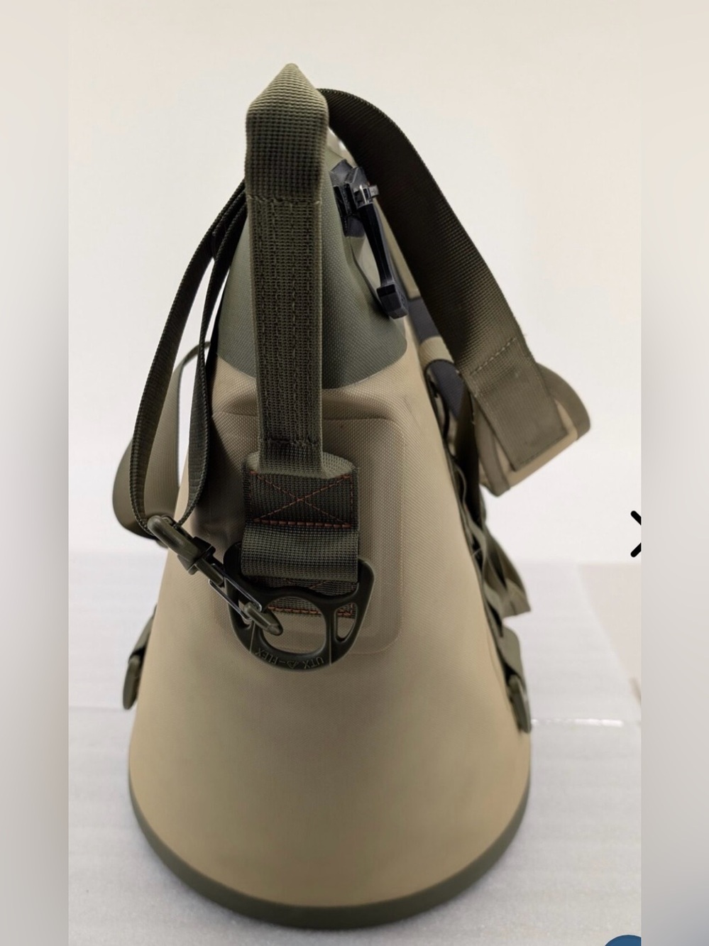 YETI Hopper Two 30 Soft Cooler Tan Olive Leakproof Camping Fishing Bag RARE - Picture 4 of 6
